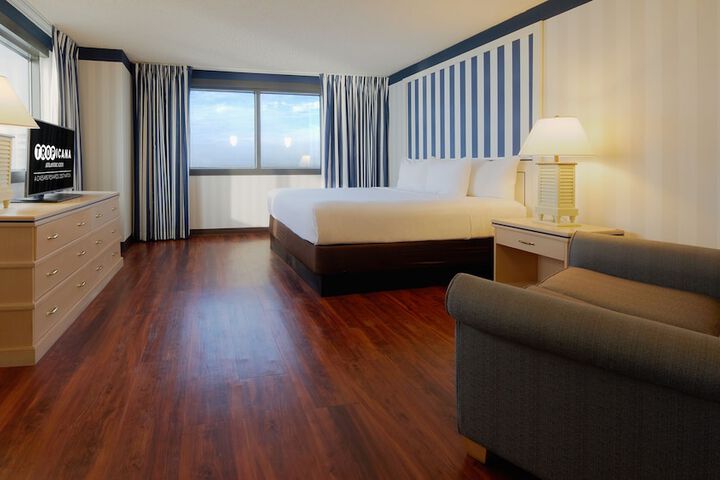 Chelsea Classic Room with 1 King Bed (1 of 54)