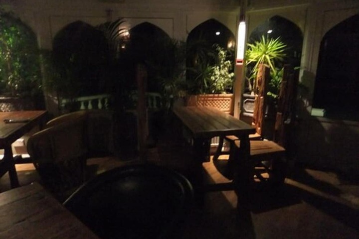 Dining 3 of 10