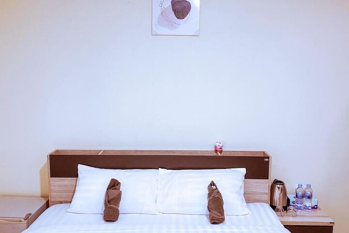 Room 22 of 37