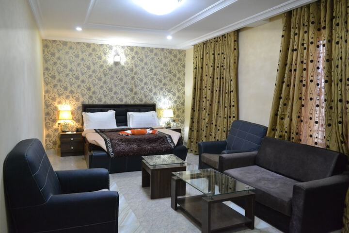 Room 21 of 27