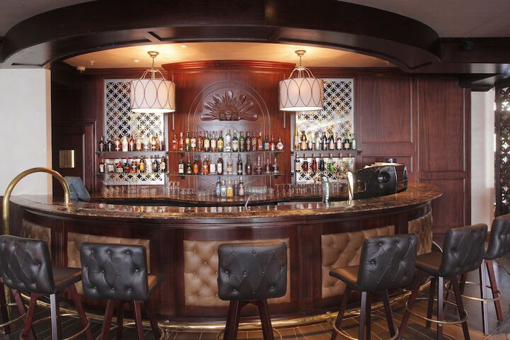Lounge 57 of 86
