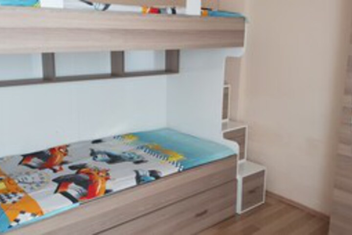 Room 6 of 13