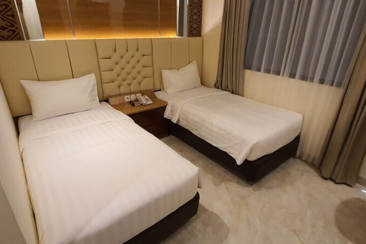 Room 5 of 40