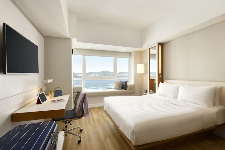 Room 4 of 58