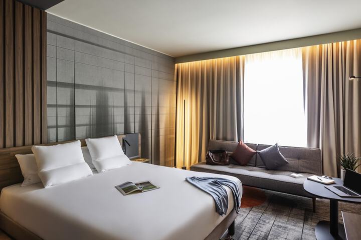 Room 4 of 75