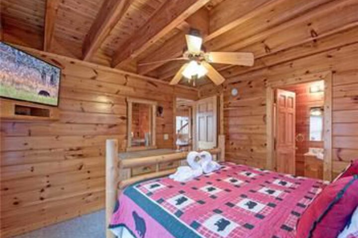 Picture Perfect 1 Bedroom Home with Hot Tub