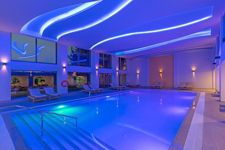 Pool 82 of 283