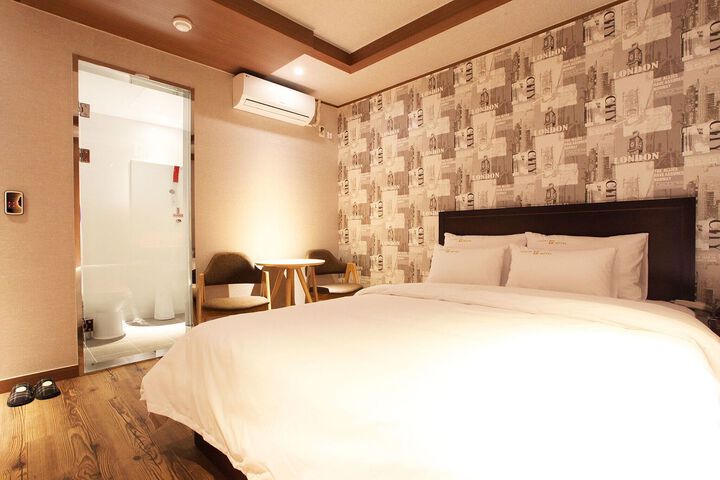 Room 71 of 75