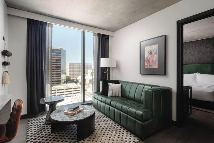 Room 42 of 83