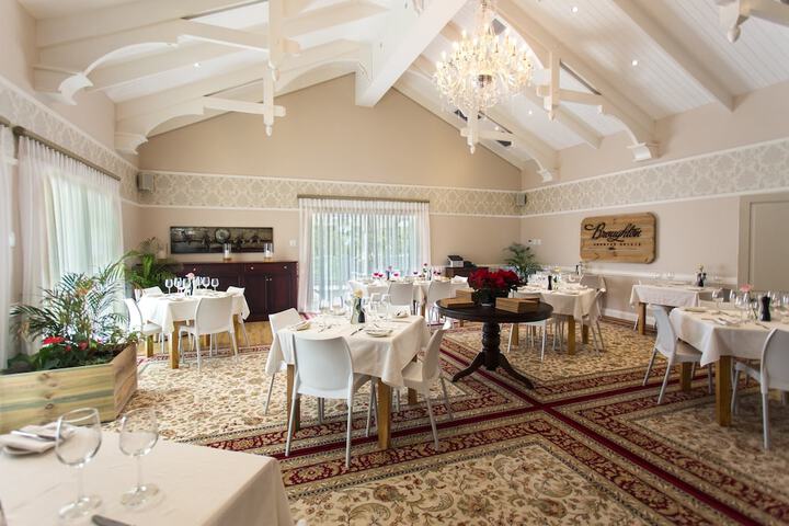 Dining 8 of 23