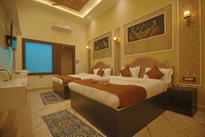Room 11 of 22
