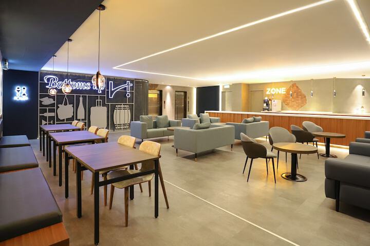 Hotel Interior 19 of 181