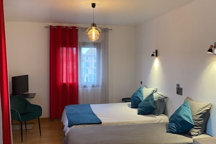 Room 6 of 14