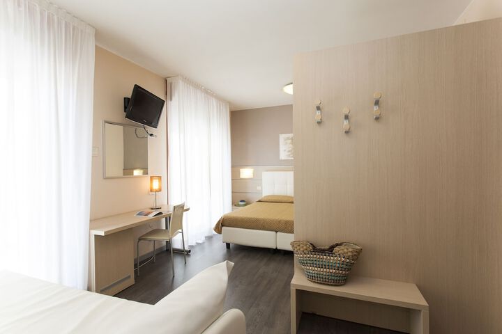 Room 18 of 154