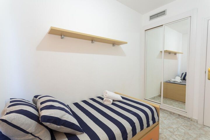 Room 28 of 32