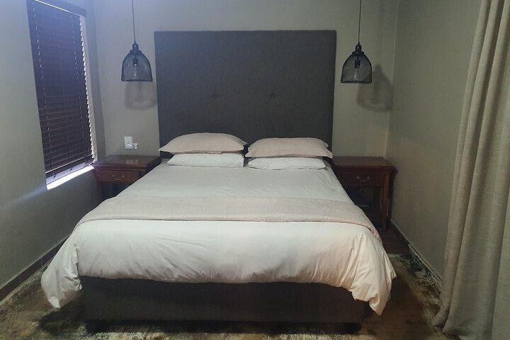 Room 14 of 76