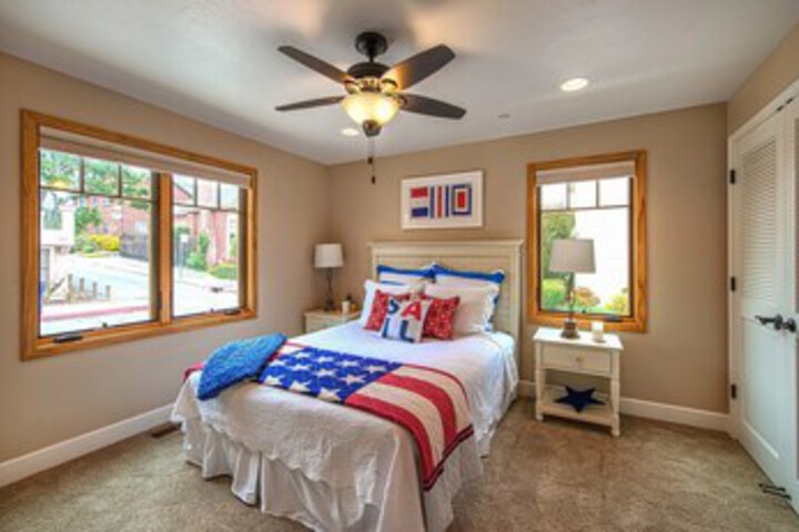 Room 17 of 19