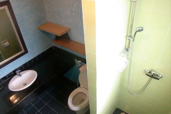 Room 16 of 25