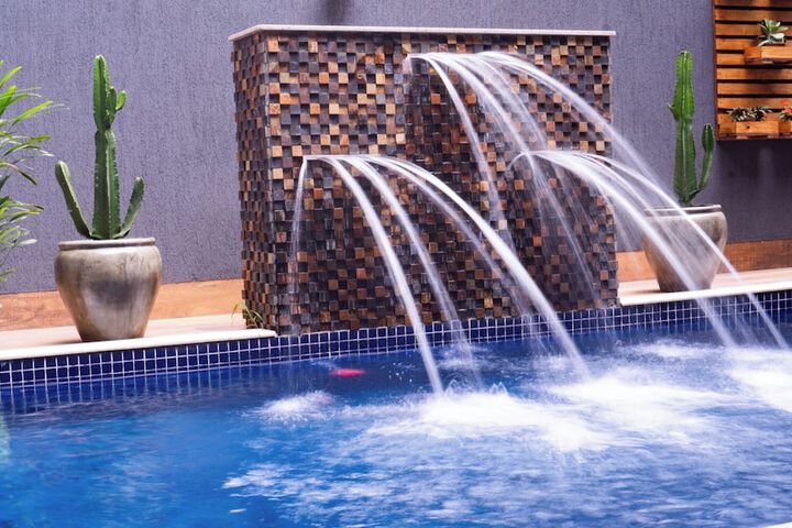 Pool 10 of 16