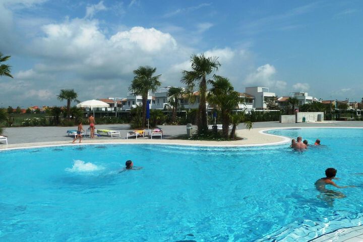 Pool Hotel