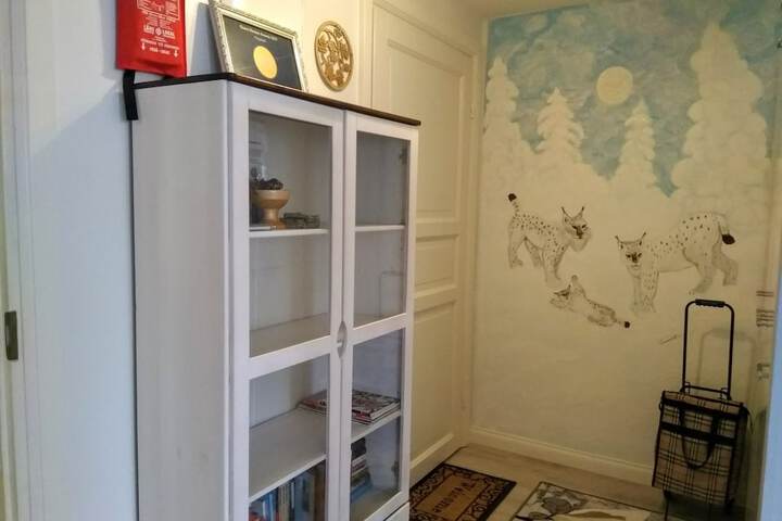 Room 2 of 82