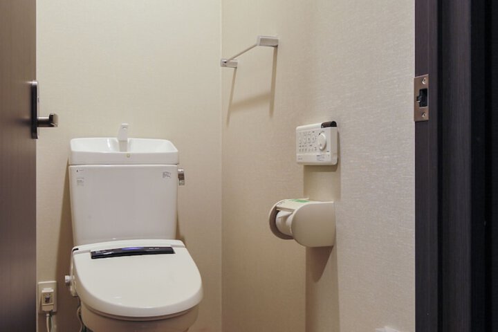 Room 15 of 40