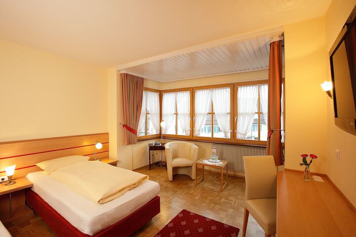 Room 4 of 39