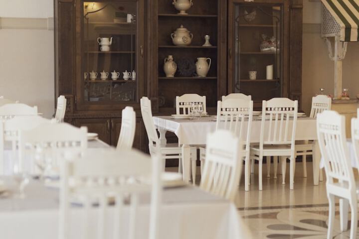 Dining 14 of 33