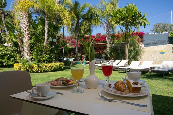 Breakfast/Coffee Service 39 of 51