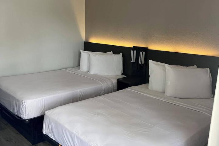 2 Double Beds (4 of 22)