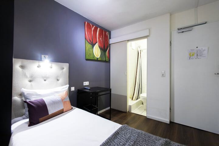 Room 20 of 96