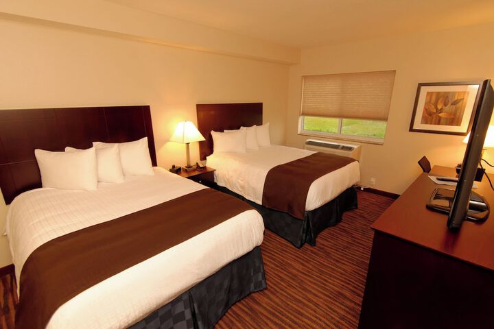 2 Queen Guest Room (1 of 11)
