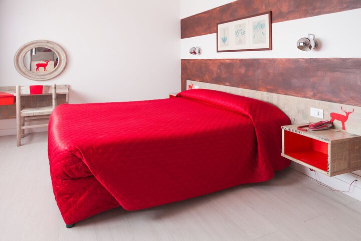 Room 4 of 34