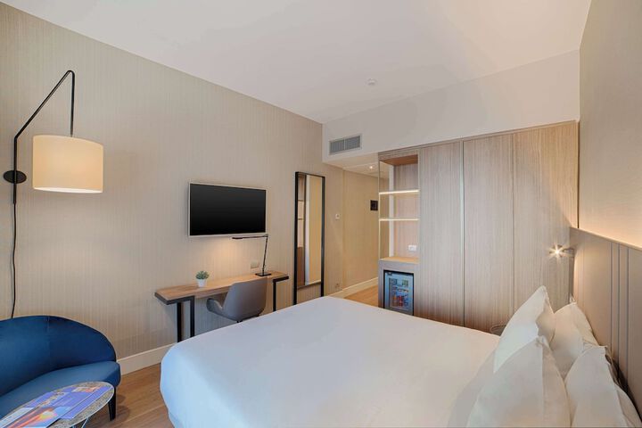 Room 25 of 58