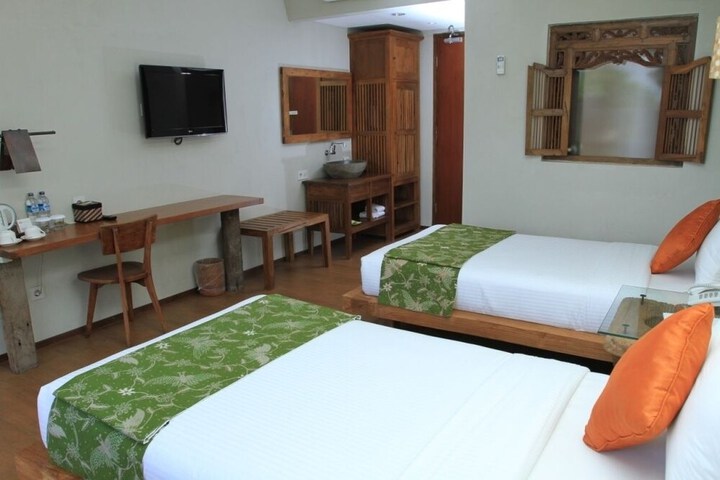 Room 3 of 53