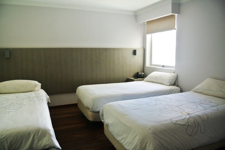 Room 4 of 74