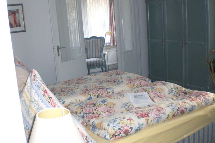 Room 4 of 40