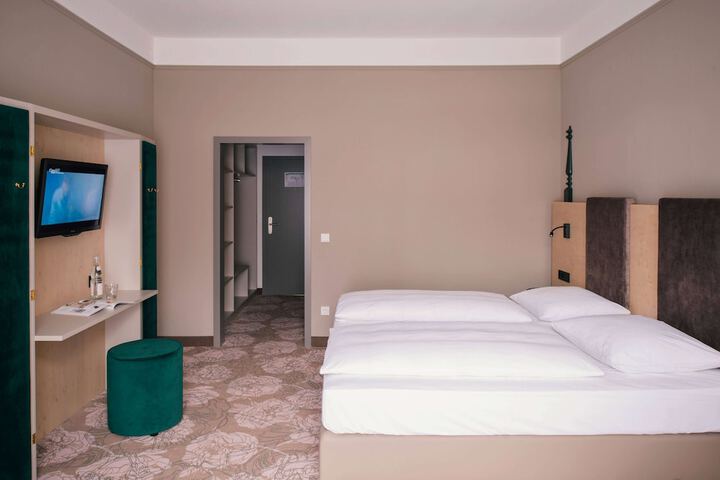 Room 19 of 81