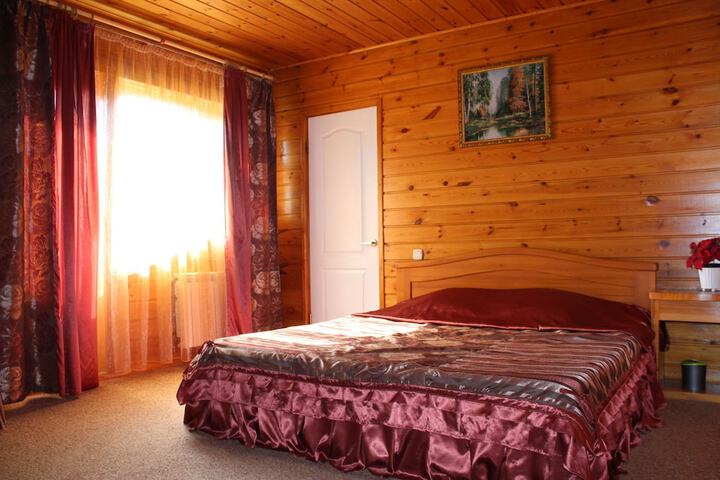 Room 2 of 18