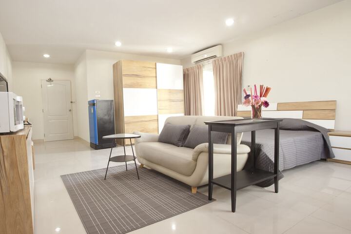 Room 6 of 61