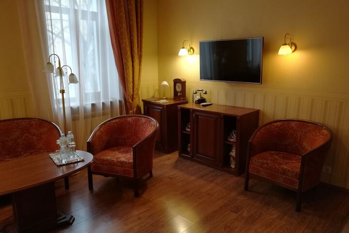 Room 15 of 36
