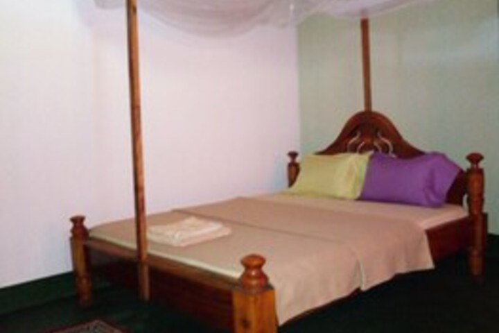 Room 16 of 18
