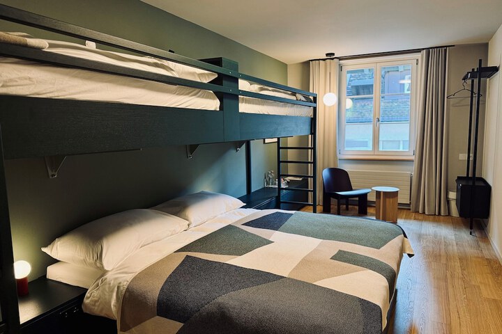 Room 18 of 36