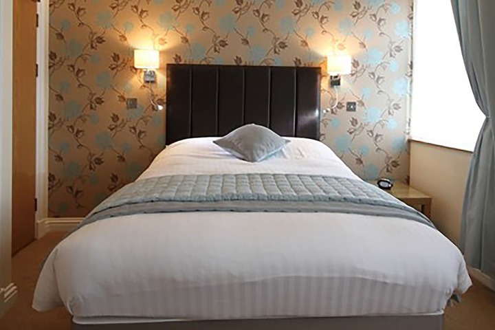 Room 4 of 35