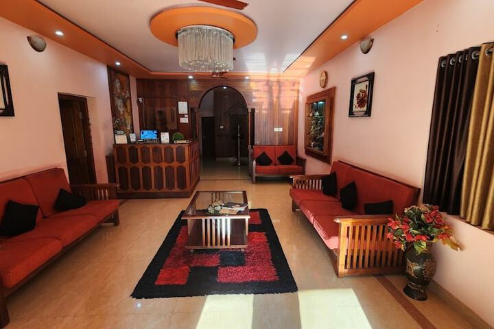 Room 6 of 18