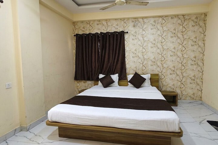 Room 13 of 21