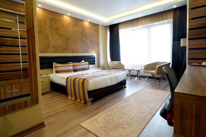 Room 10 of 64
