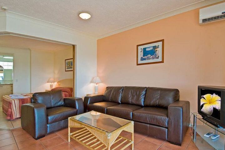 Room 4 of 12