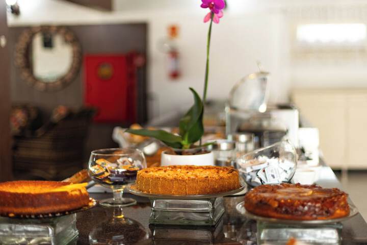 Dining 17 of 20