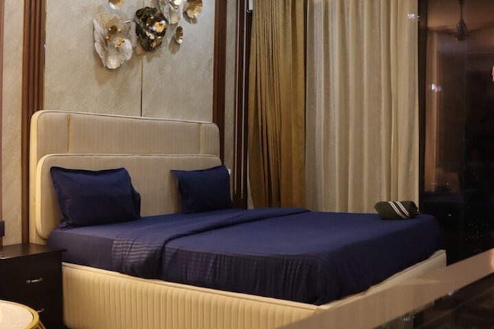 Room 3 of 26